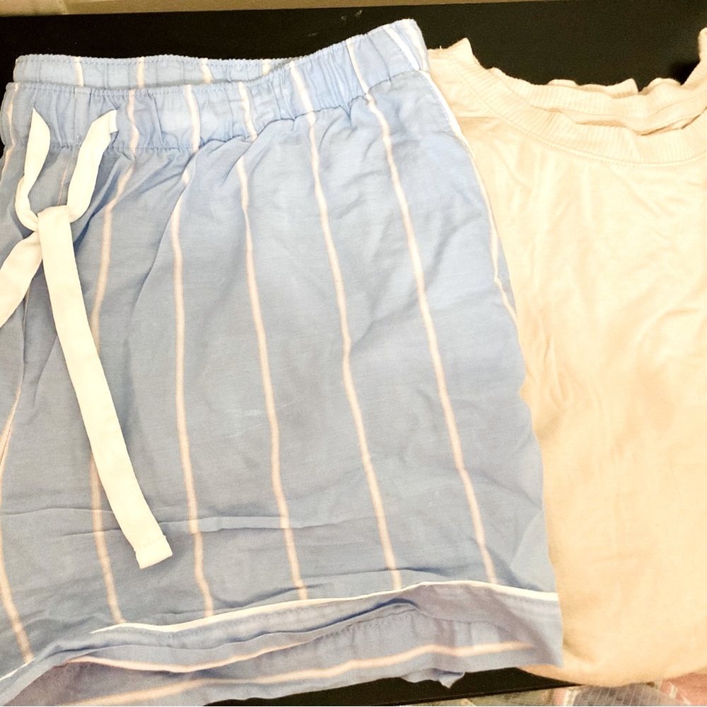 LOTUS BOSS SHINE- Like new shorts and bling sleeve shirt pajama set.Size L